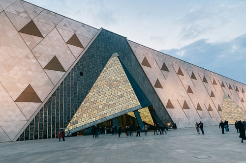 埃及豪華河船旅行特別安排參觀大埃及博物館